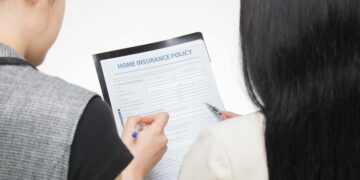 Global Unity and Challenges: The Impact of International Climate Agreements on Environmental Sustainability