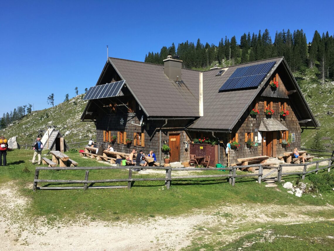 Sun-Powered Shift: A Practical Guide to Switching to Solar Energy